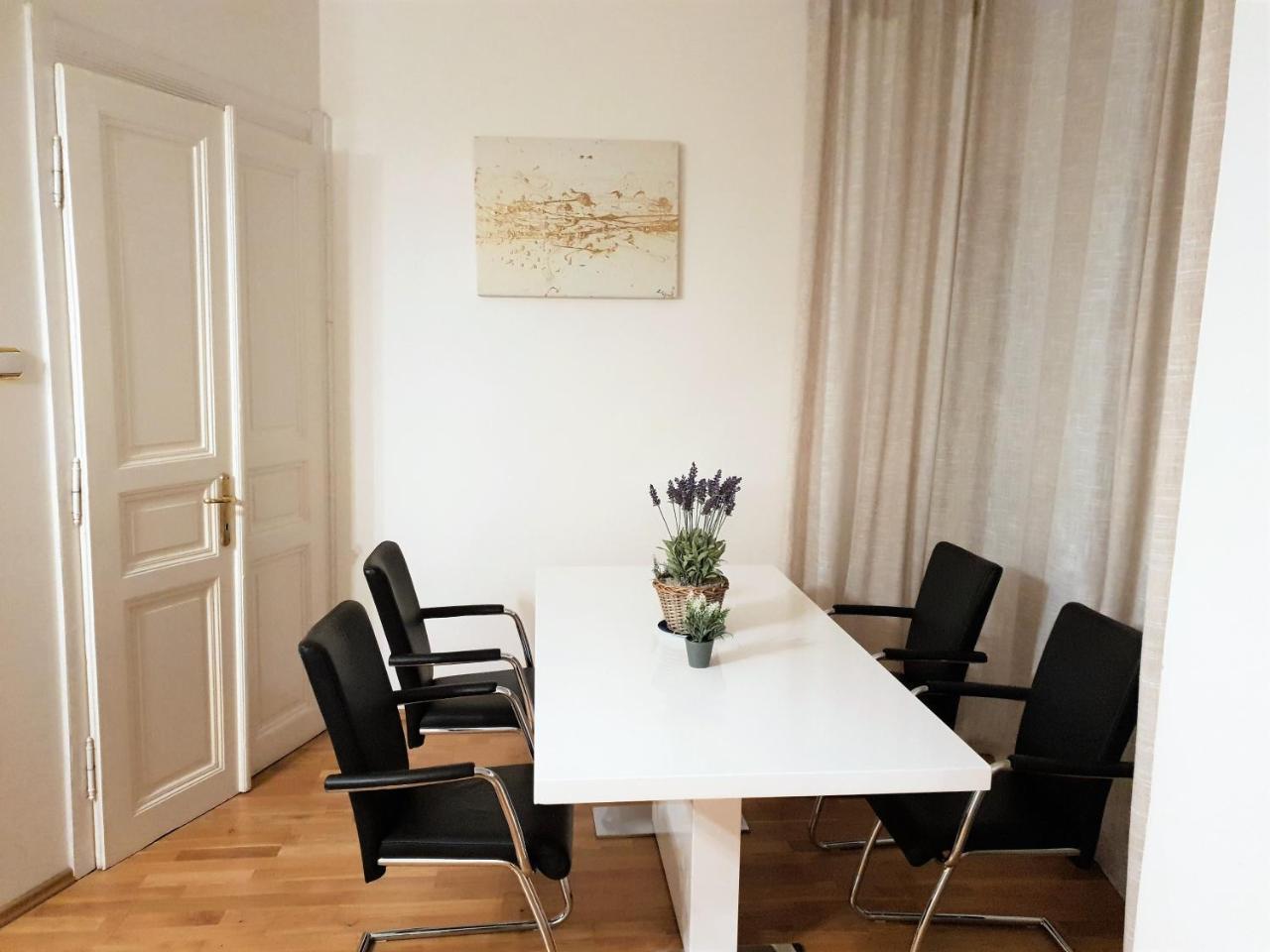 Old Town Square Superior Apartments - Valentin Prague Ngoại thất bức ảnh